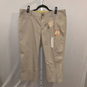Dockers Truly Slimming Capri Pants Size 16 NWT